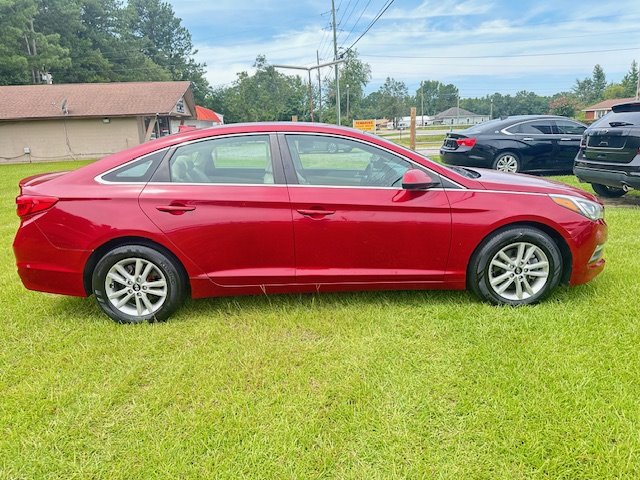 2015 Hyundai Sonata SE photo 2