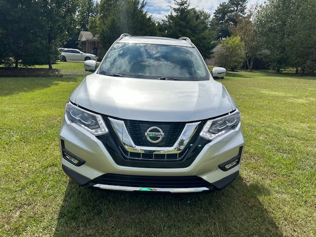 2017 Nissan Rogue SL photo 3