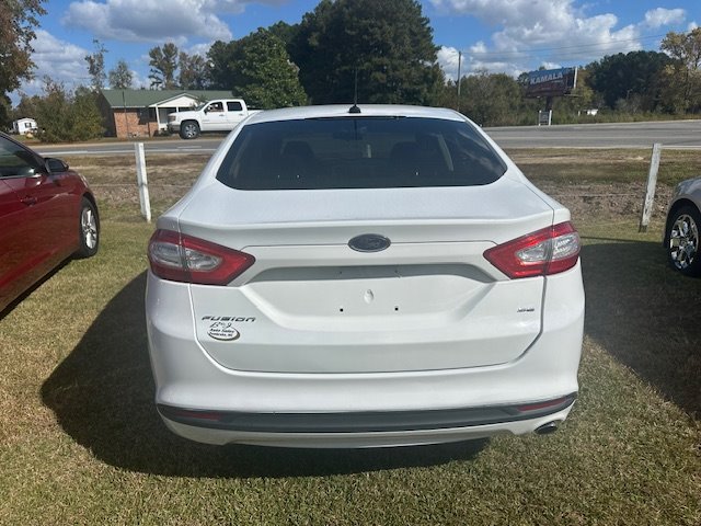 2014 Ford Fusion SE photo 2