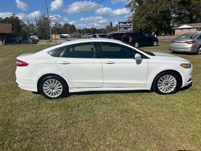 2014 Ford Fusion SE photo 3