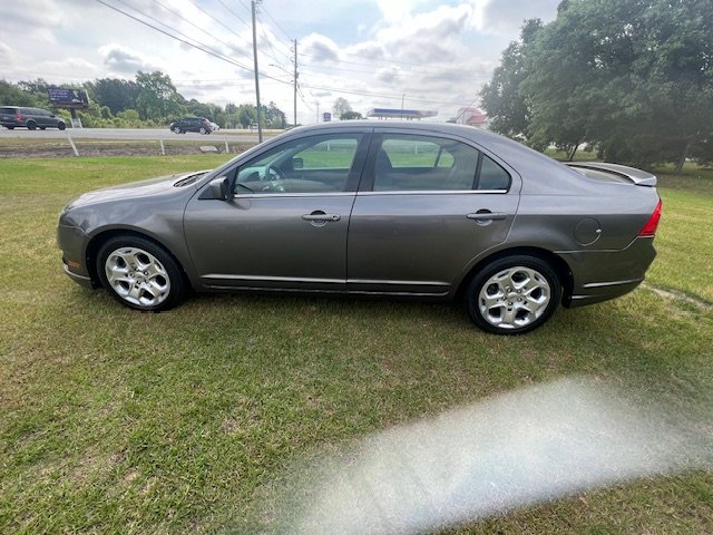 2010 Ford Fusion SE's photo
