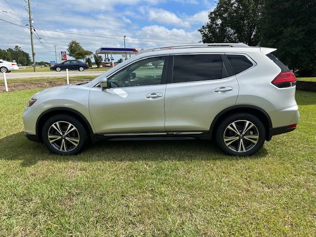 2017 Nissan Rogue SL's photo